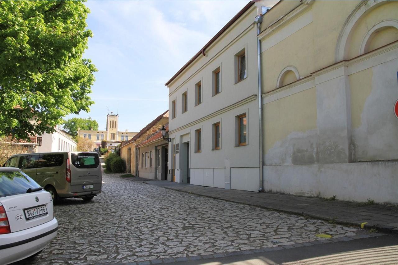 Velovino Apartman Mikulov Eksteriør bilde