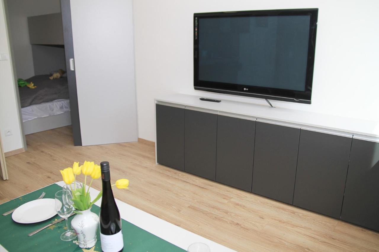 Velovino Apartman Mikulov Eksteriør bilde